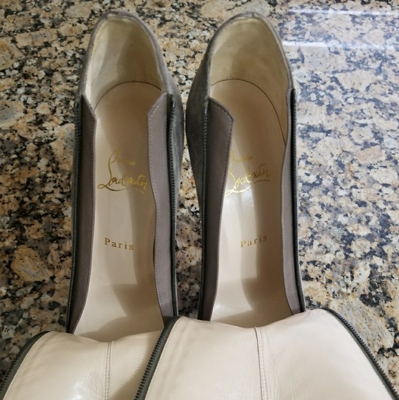 Christian Louboutin - Picture 5 of 7